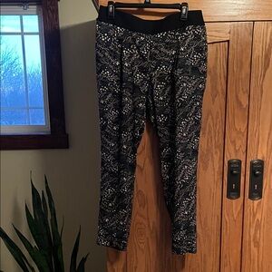 LOFT Black and White Patterned Cropped Pants
